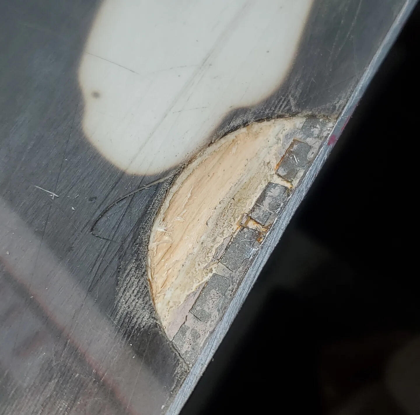 Men's large bindings bought spring 2025, barely used.